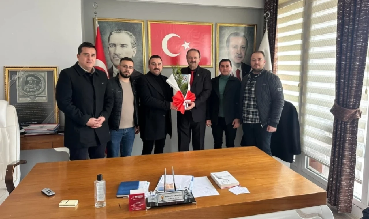 Merzifon Gençleri AK Parti'yi Ziyaret Etti