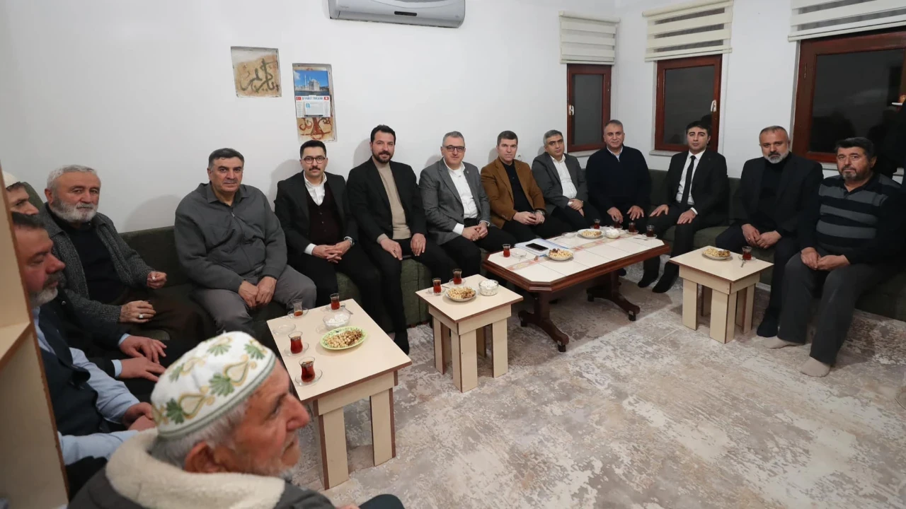Namaz Sonrası Din Görevlileri İle Sohbet Etti
