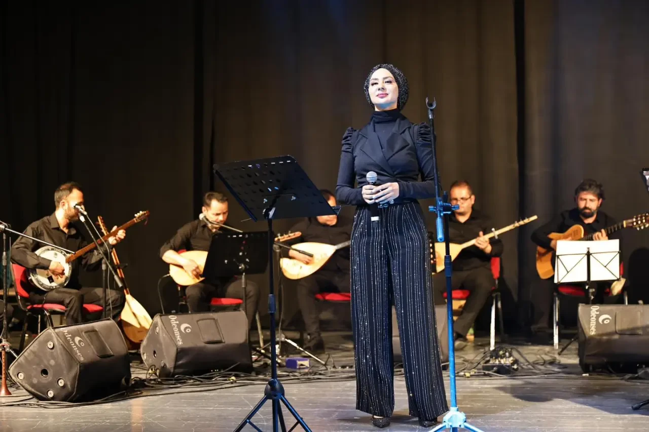 Merzifon’da 2025 Aile Yılı Etkinlikleri Türk Halk Müziği Konseri ile Taçlandı 1