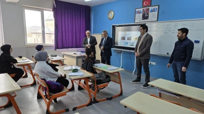 Müdür Davu, öğretmen ve öğrencilerle bir araya geldi